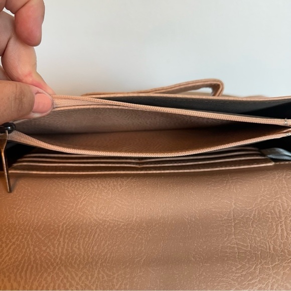 SOLD- MATT & Nat Vegan Abiko  Fold Over Clutch In The Colour Champagne Pink - Picture 7 of 16